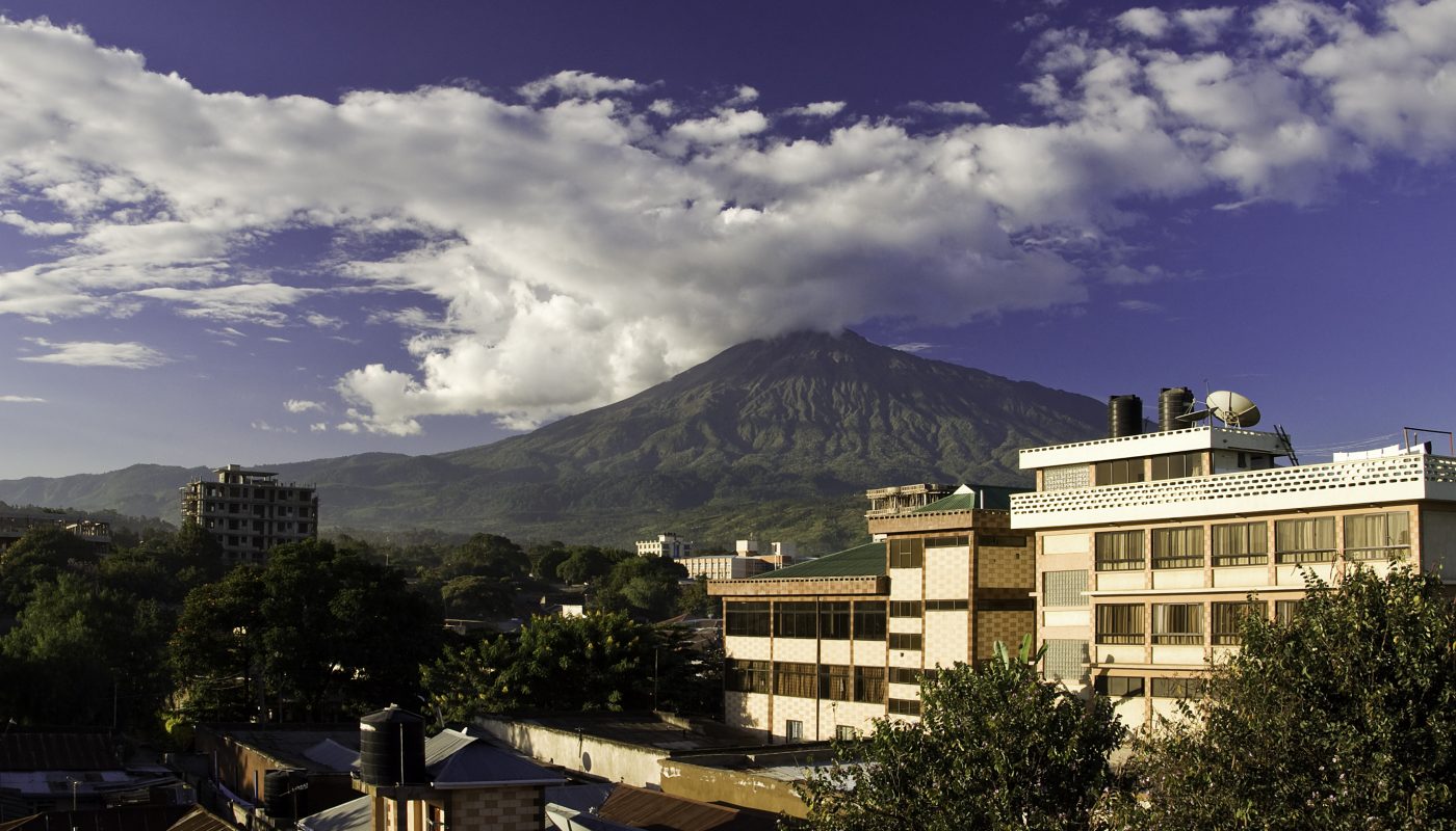 Vue du Mont Meru depuis Arusha