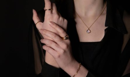 bijoux pour une tenue parfaite