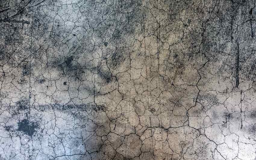 Fissure autour d&rsquo;une fenêtre après ragréage : le linteau d&rsquo;abord